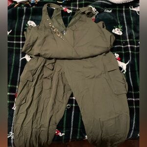 Green romper never used no tags